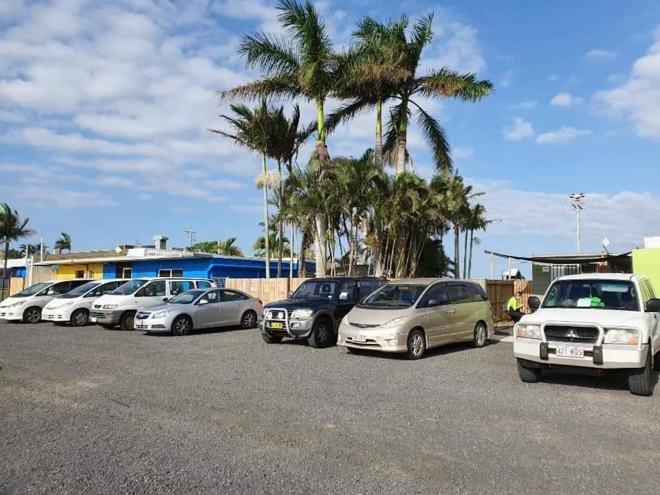 A Pousada Palm Tree Backpackers Bundaberg Exterior foto